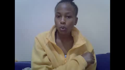 Snapshot of prettyqueenn1 chatting on December 10, 8:30 am sharon online show from December 10, 8:30 am