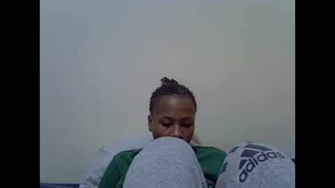 Snapshot of prettyqueenn1 chatting on January 25, 12:37 pm sharon online show from January 25, 12:37 pm