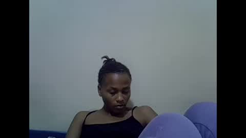 Snapshot of prettyqueenn1 chatting on February 5, 6:37 pm sharon online show from February 5, 6:37 pm