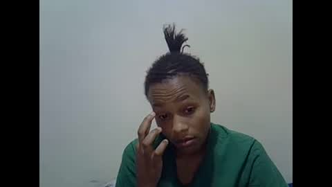 Snapshot of prettyqueenn1 chatting on February 16, 6:43 pm sharon online show from February 16, 6:43 pm