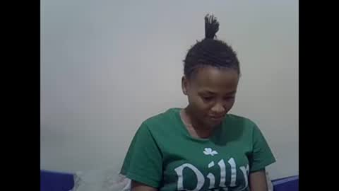 Snapshot of prettyqueenn1 chatting on February 17, 7:10 pm sharon online show from February 17, 7:10 pm