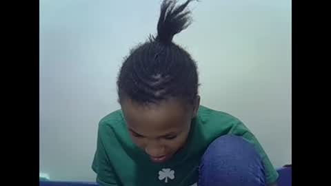 Snapshot of prettyqueenn1 chatting on February 17, 10:25 pm sharon online show from February 17, 10:25 pm