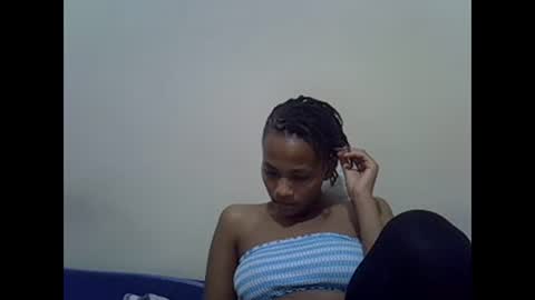 Snapshot of prettyqueenn1 chatting on March 7, 9:48 pm sharon online show from March 7, 9:48 pm