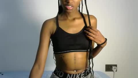 Snapshot of prettyquiny254 chatting on October 19, 9:37 pm prettyquiny254 online show from October 19, 9:37 pm