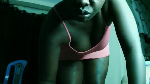 Snapshot of prettyreen chatting on May 22, 9:53 pm prettyreen online show from May 22, 9:53 pm
