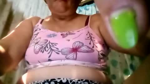 Snapshot of prettyrose01 chatting on April 20, 10:55 pm prettyrose01 online show from April 20, 10:55 pm