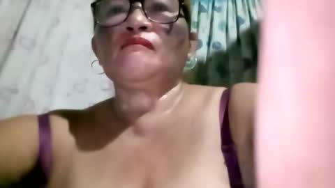 Snapshot of prettyrose01 chatting on June 3, 9:53 pm prettyrose01 online show from June 3, 9:53 pm