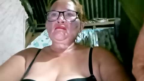 Snapshot of prettyrose01 chatting on June 10, 7:57 pm prettyrose01 online show from June 10, 7:57 pm