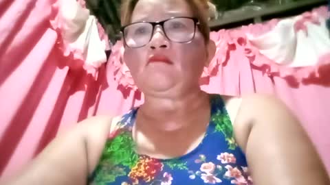 Snapshot of prettyrose01 chatting on June 11, 8:51 pm prettyrose01 online show from June 11, 8:51 pm