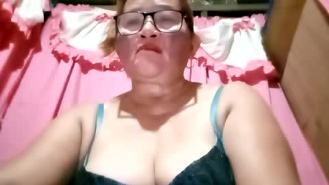 Snapshot of prettyrose01 chatting on July 10, 7:49 pm prettyrose01 online show from July 10, 7:49 pm