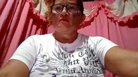 Snapshot of prettyrose01 chatting on July 19, 1:37 pm prettyrose01 online show from July 19, 1:37 pm