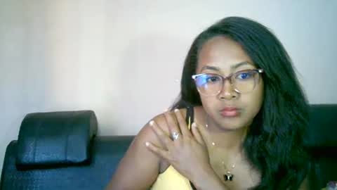 Snapshot of prettysexy3601 chatting on April 21, 7:03 am prettysexy3601 online show from April 21, 7:03 am