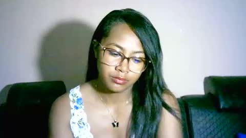 Snapshot of prettysexy3601 chatting on April 28, 2:38 am prettysexy3601 online show from April 28, 2:38 am