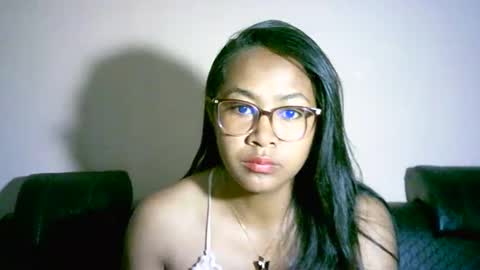 Snapshot of prettysexy3601 chatting on May 18, 1:35 am prettysexy3601 online show from May 18, 1:35 am