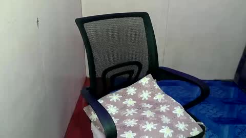 Snapshot of prettyslutbabe chatting on December 22, 4:39 am prettyslutbabe online show from December 22, 4:39 am