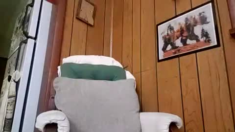 prettysolidd7 online show from December 1, 11:36 pm