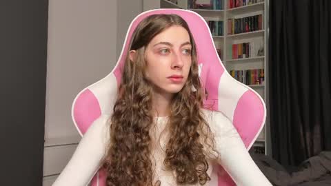 Snapshot of prettysomething chatting on July 17, 7:04 am Sophie next stream will be at Monday i will wait you guys online show from July 17, 7:04 am