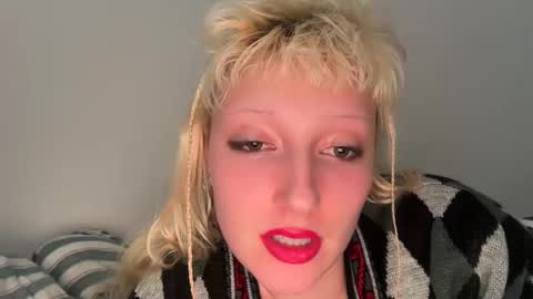 Snapshot of prettyunicorn555 chatting on January 28, 1:49 pm Dahlia online show from January 28, 1:49 pm