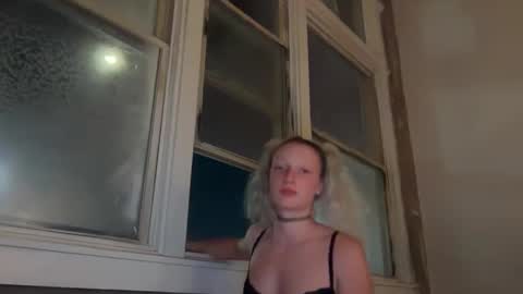 Snapshot of prettyunicorn555 chatting on September 28, 1:22 am Dahlia online show from September 28, 1:22 am