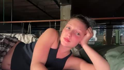 Snapshot of prettyunicorn555 chatting on October 26, 5:46 am Dahlia online show from October 26, 5:46 am