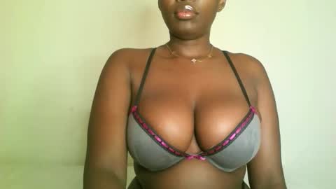 prettyvishy online show from February 12, 2:28 am