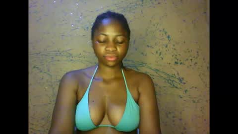 Snapshot of prettyxxpac chatting on February 22, 1:18 am prettyxxpac online show from February 22, 1:18 am