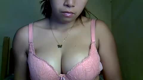 prettyy01 online show from May 28, 2:03 pm