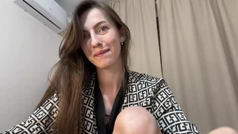 Snapshot of prettyyy_angel chatting on May 16, 7:01 pm prettyyy_angel online show from May 16, 7:01 pm