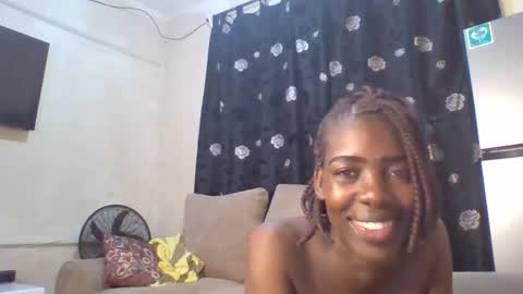 prettyzuzu online show from September 24, 8:45 pm