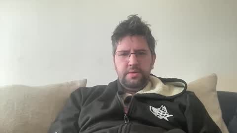 Snapshot of previewh chatting on April 7, 7:42 am PreviewH online show from April 7, 7:42 am