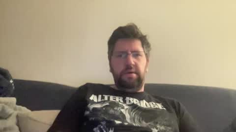 Snapshot of previewh chatting on April 10, 5:34 am PreviewH online show from April 10, 5:34 am