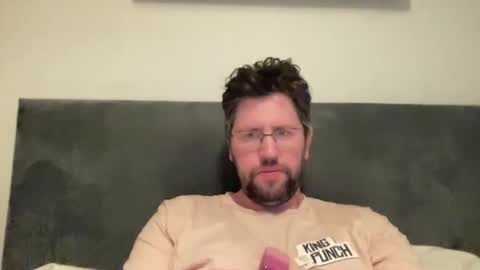 Snapshot of previewh chatting on April 30, 6:36 pm PreviewH online show from April 30, 6:36 pm