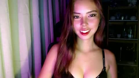 Snapshot of pricelessbeautyxxx chatting on February 19, 12:39 am TINA online show from February 19, 12:39 am
