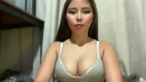 Snapshot of pricelessbeautyxxx chatting on June 11, 6:06 pm TINA online show from June 11, 6:06 pm