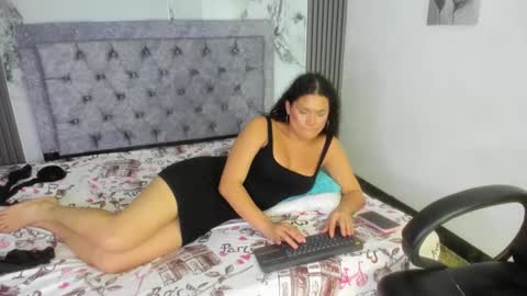 Snapshot of prim_rosse chatting on June 8, 5:35 pm Prim Rosse online show from June 8, 5:35 pm