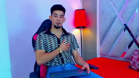 prince_arthur77 online show from March 31, 1:22 pm