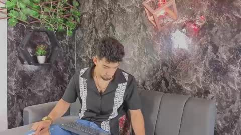 Snapshot of prince_arthur77 chatting on April 29, 2:10 pm prince_arthur77 online show from April 29, 2:10 pm