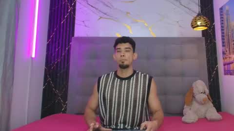 Snapshot of prince_arthur77 chatting on May 1, 1:16 pm prince_arthur77 online show from May 1, 1:16 pm