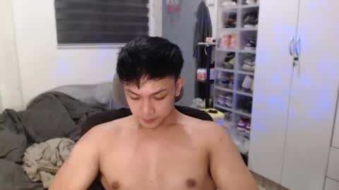 Snapshot of princeadrianx chatting on July 8, 7:35 am Prince Adrian online show from July 8, 7:35 am