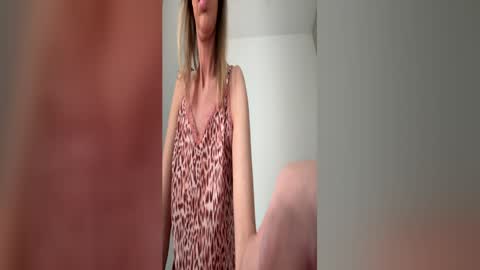 Snapshot of princesless chatting on June 13, 4:38 pm princesless online show from June 13, 4:38 pm