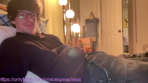 Peaches online show from November 7, 3:50 am