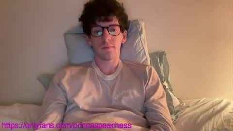 Peaches online show from April 26, 12:30 am