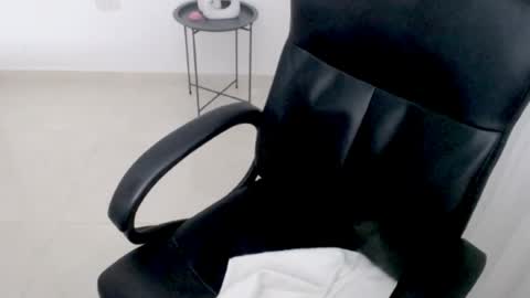 valery dollx online show from April 15, 12:17 am