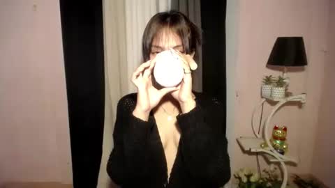 Snapshot of princess_luxe chatting on May 6, 7:13 am Cutie Princess online show from May 6, 7:13 am