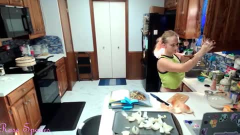 Princess Rose online show from October 31, 2:40 pm