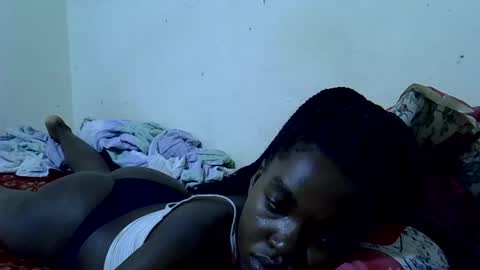 Snapshot of princess_scovia chatting on June 24, 7:02 pm princess_scovia online show from June 24, 7:02 pm