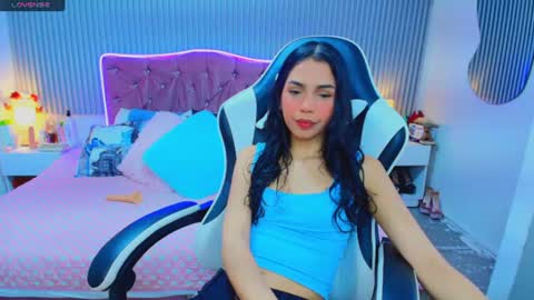 Snapshot of princess_skinny18 chatting on June 21, 10:34 pm princess_skinny18 online show from June 21, 10:34 pm