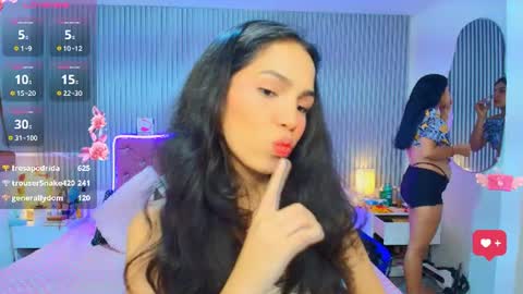 Snapshot of princess_skinny18 chatting on June 26, 1:43 am princess_skinny18 online show from June 26, 1:43 am