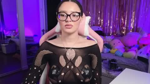 Amber online show from April 9, 8:09 am