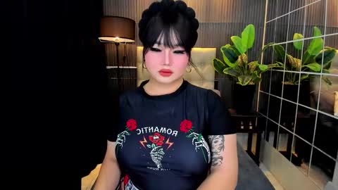 Snapshot of princesshugecummer chatting on February 21, 6:18 am Astrid Ley online show from February 21, 6:18 am